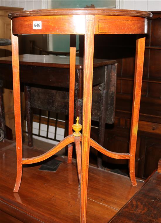 Edwardian circular top satinwood veneered occasional table